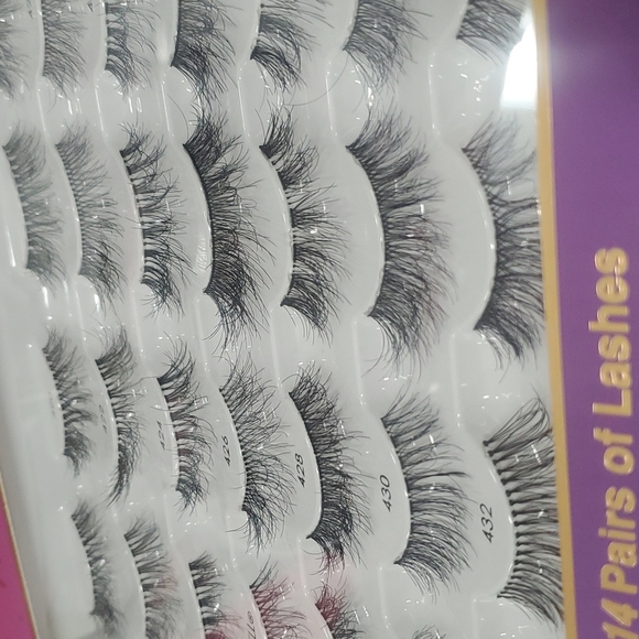 Lashes gift set Naked Ardell Ulta gift - Picture 7 of 8